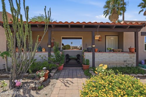 132 E Santa Rebecca Dr, Green Valley, AZ, 85614-1419 | Card Image