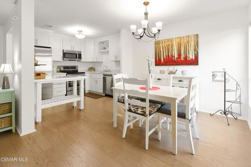 22-286 Oakleaf Dr, Thousand Oaks, CA, 91360-3815 | Card Image