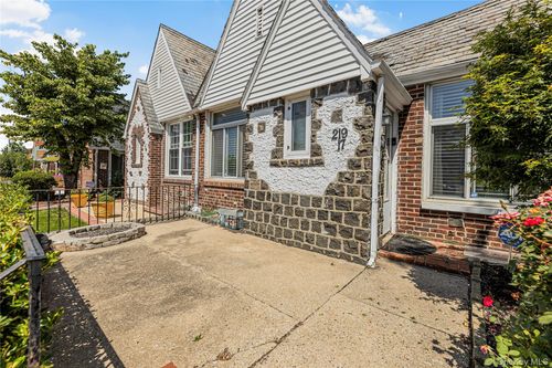 219 Murdock Ave, Queens Village, NY, 11429 | Card Image