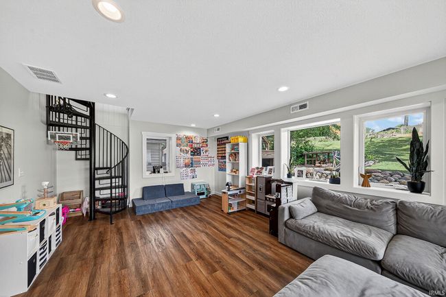 9061 E Hatchery Rd, House other with 3 bedrooms, 2 bathrooms and null parking in Syracuse IN | Image 12