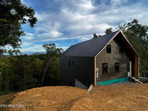 1863 Bluff Ridge Rd, Sevierville, TN, 37876-2682 | Card Image