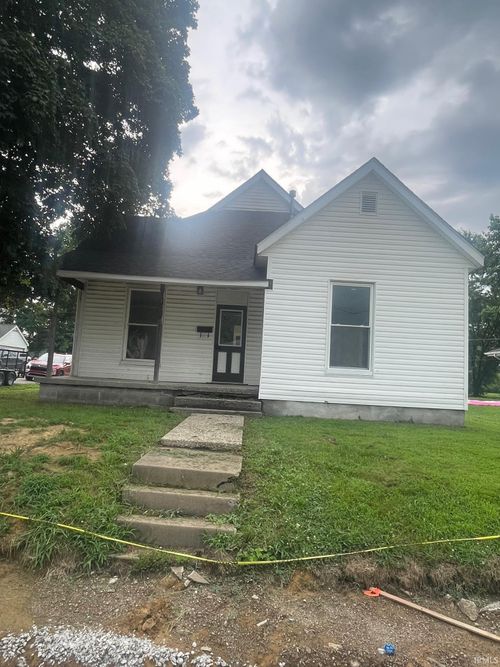 801 S Main St, Bicknell, IN, 47512-2924 | Card Image