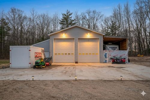 19117 Joslin Cir, Big Rapids, MI, 49307-8772 | Card Image