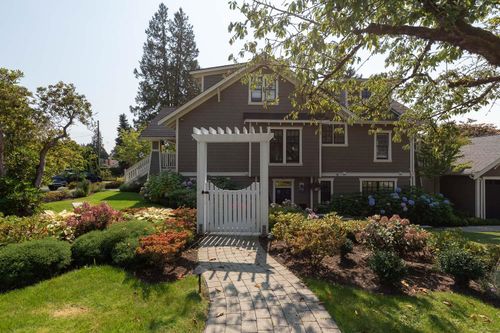 1202 Jefferson Ave, West Vancouver, BC, V7T2B1 | Card Image