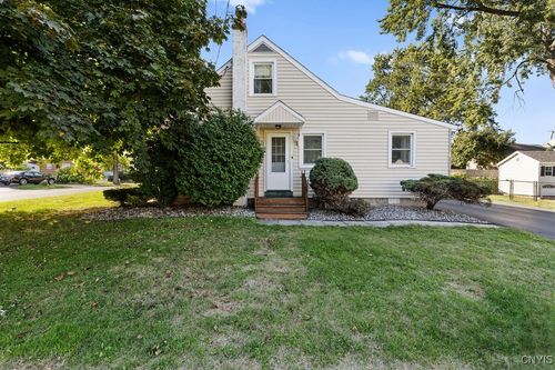 200 Ridge Ave, Liverpool, NY, 13088-6312 | Card Image