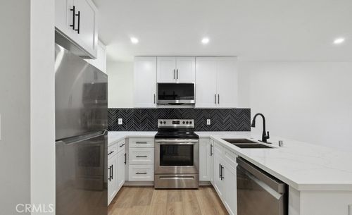 apt-213-17000 Burbank Blvd, Encino, CA, 91316-1822 | Card Image