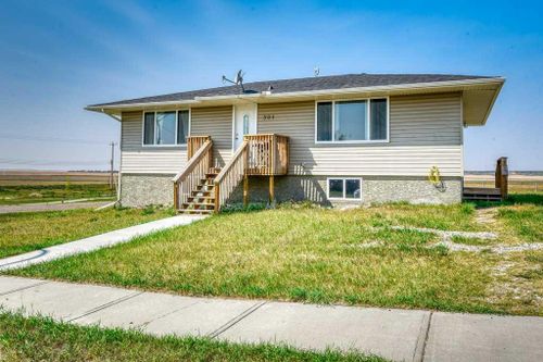 301 3 St W, Standard, AB, T0J3G0 | Card Image