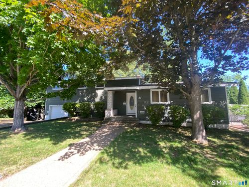 8 Commodore St, Norwich, CT, 06360-6708 | Card Image