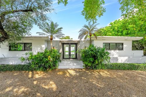 112 E 1st Ct, Miami Beach, FL, 33139-5103 | Card Image