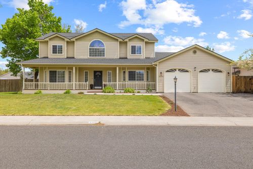 4309 La Habra Way, Klamath Falls, OR, 97603-7767 | Card Image
