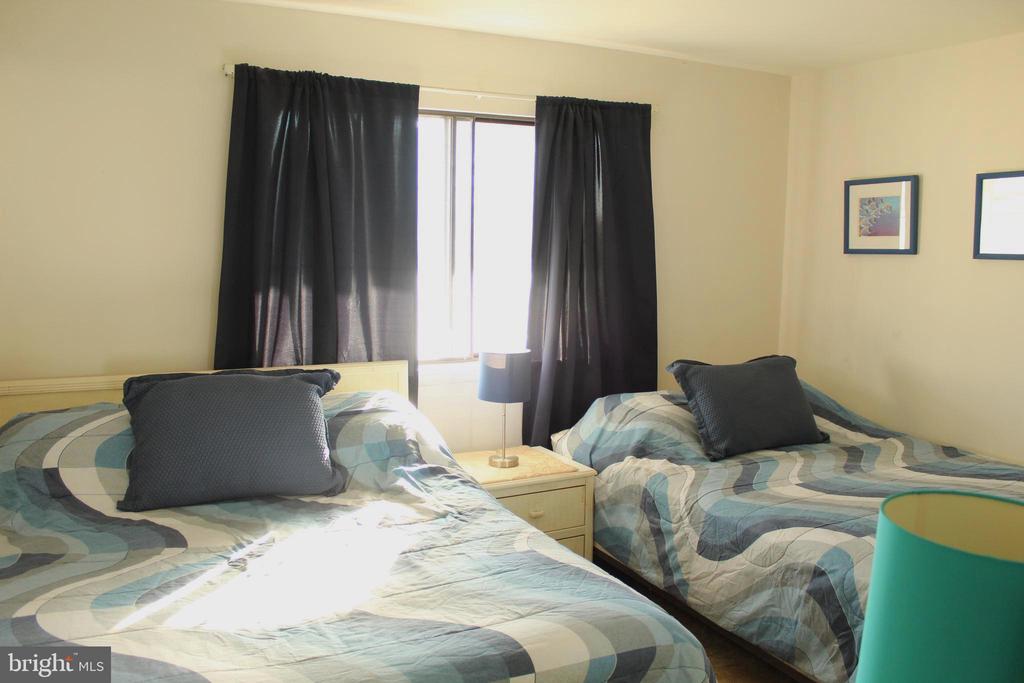 Residential in OCEAN CITY 5