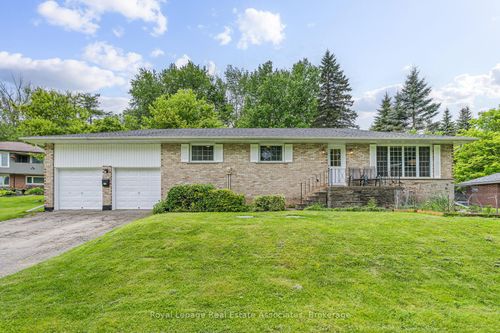 112 Park St, Glen Williams, ON, L7G2V4 | Card Image