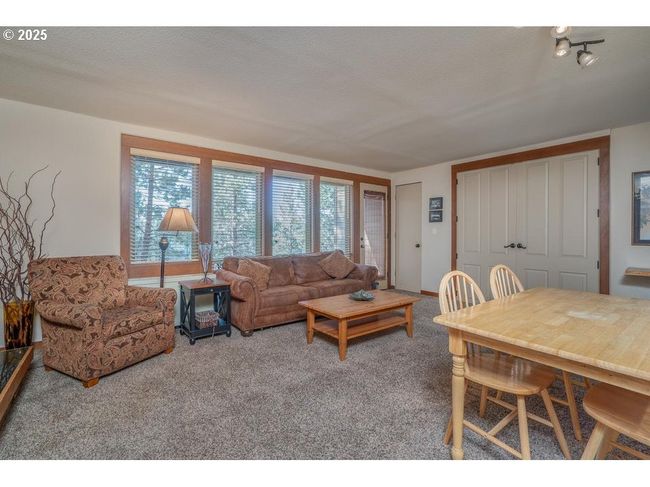 18575 Sw Century Dr, Condo with 1 bedrooms, 1 bathrooms and null parking in Bend OR | Image 9