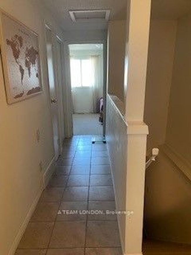34 - 35 Waterman Ave, Condo with 3 bedrooms, 2 bathrooms and 1 parking in London ON | Image 6