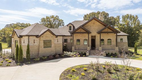 325 Wilkes Manor Way, Savannah, TN, 38372 | Card Image