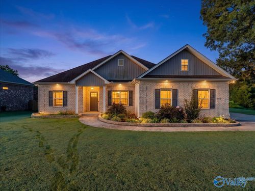 105 Azuba Ct, Hazel Green, AL, 35750-5803 | Card Image