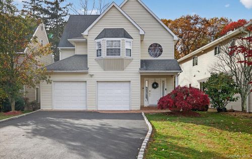 9 Oxford Ct, Wyandanch, NY, 11798-1123 | Card Image