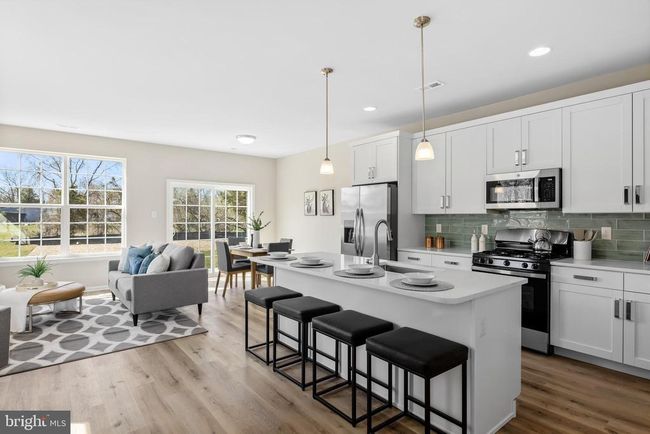 998 - 385 N Tuckahoe Rd, Townhouse with 3 bedrooms, 3 bathrooms and null parking in WILLIAMSTOWN NJ | Image 4