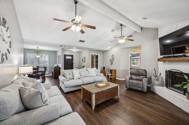Looking towards the front entrance you can see the dining area | Image 5