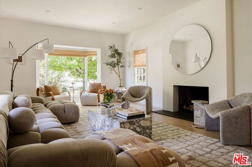 2518 Canyon Cv, LOS ANGELES, CA, 90068-3026 | Card Image