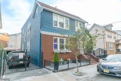 201 Warwick St, Newark, NJ, 07105-2709 | Card Image