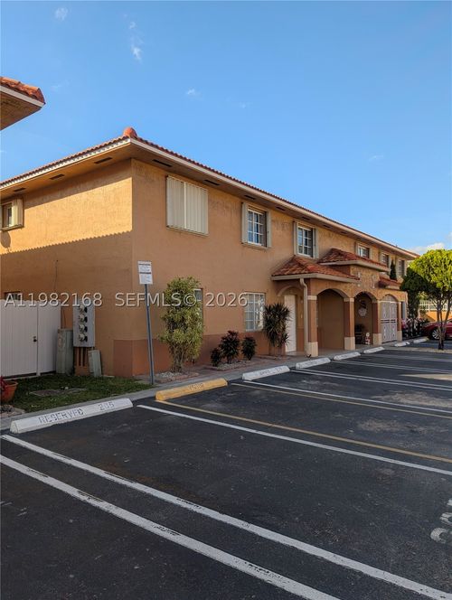 109-2485 W 76th St, Hialeah, FL, 33016-5676 | Card Image