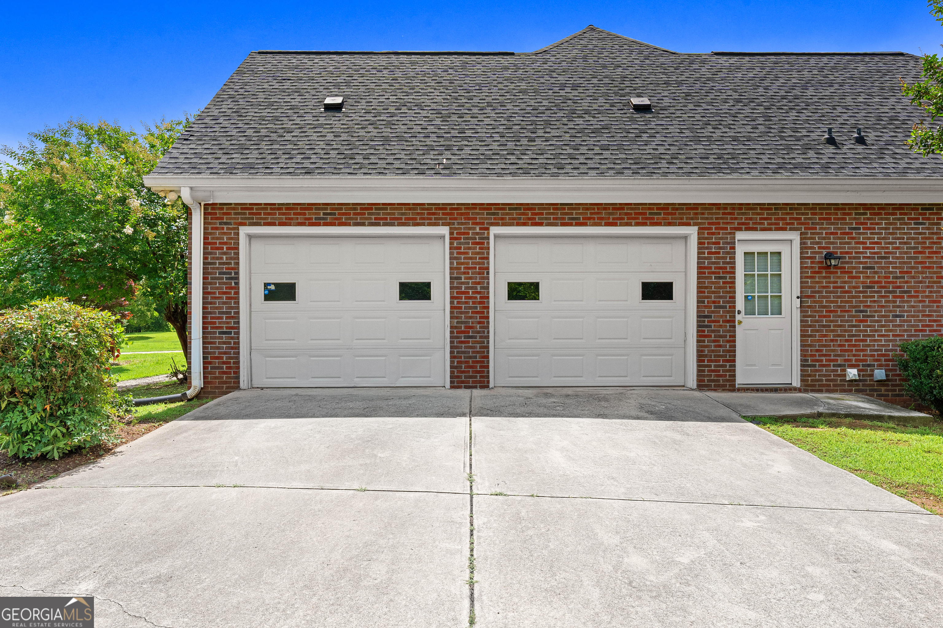 Residential in Colbert 4