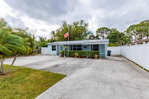 4508 Se Chatham Ave, Stuart, FL, 34997-5835 | Card Image