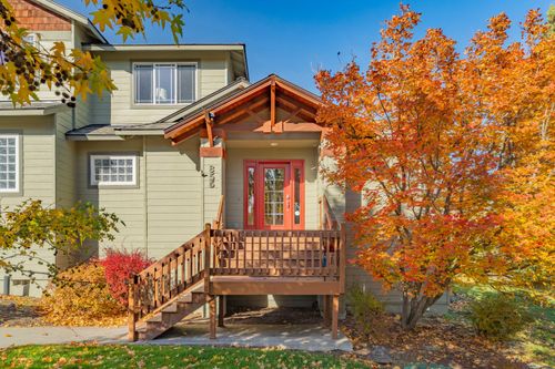 855 Golden Pheasant Dr, Redmond, OR, 97756-7000 | Card Image