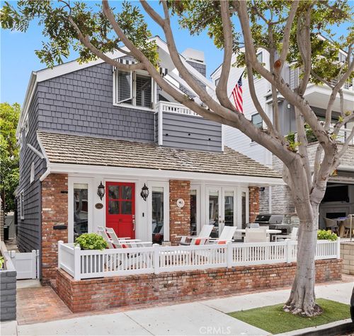 110 Pearl Ave, Newport Beach, CA, 92662-1020 | Card Image