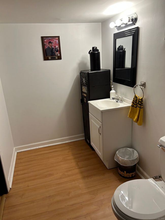 554 Huntington Rd, Home with 6 bedrooms, 4 bathrooms and null parking in Bridgeport CT | Image 34