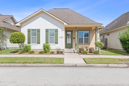 121 Pettigrove Dr, Youngsville, LA, 70592-6066 | Card Image
