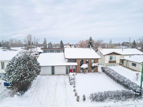 3082 Sherman Dr, Prince Albert, SK, S6V7H6 | Card Image