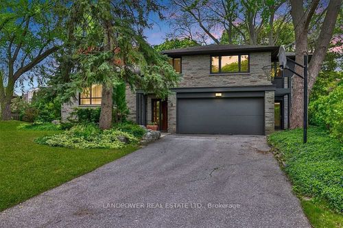 9 Alderdale Crt, North York, ON, M3B2H8 | Card Image