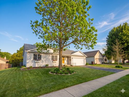 1642 Wheeler St, Woodstock, IL, 60098-2492 | Card Image