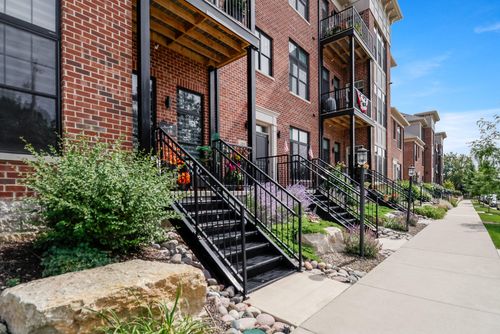 202-208 Campbell St, Valparaiso, IN, 46385-4671 | Card Image
