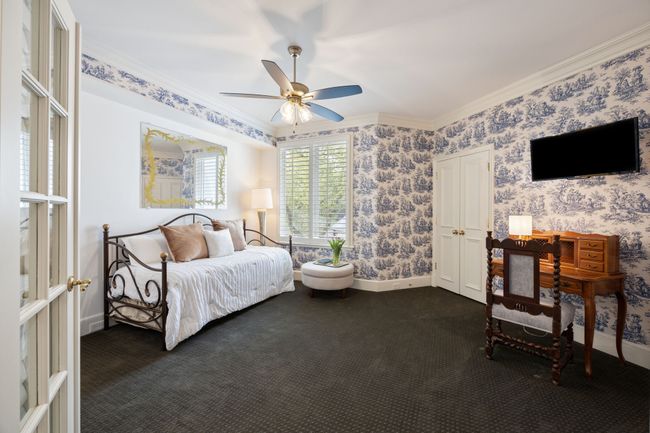 Second floor guest suite with private bath | Image 22
