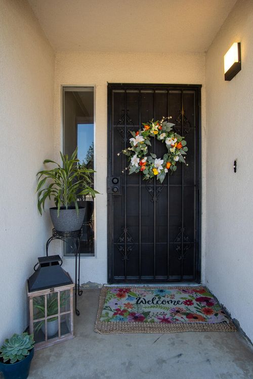 1740 S Burke St, Visalia, CA, 93292-5511 | Card Image