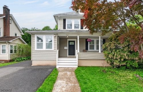215 Grove St, Somerville, NJ, 08876-1603 | Card Image