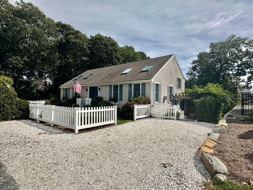 13 South St, Osterville, MA, 02655-1614 | Card Image