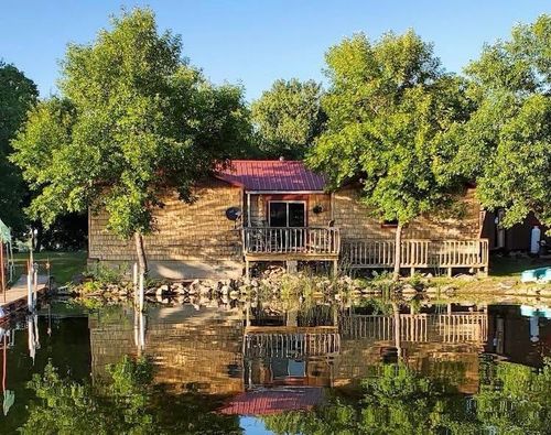 108 Lakota Is, Big Stone City, SD, 57216-4201 | Card Image