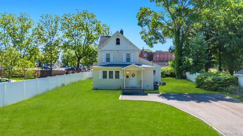5 Hawkins Ave, Smithtown, NY, 11787-3436 | Card Image