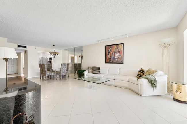 APT-105 - 14112 Huntington Pointe Dr, Condo with 2 bedrooms, 2 bathrooms and null parking in Delray Beach FL | Image 10