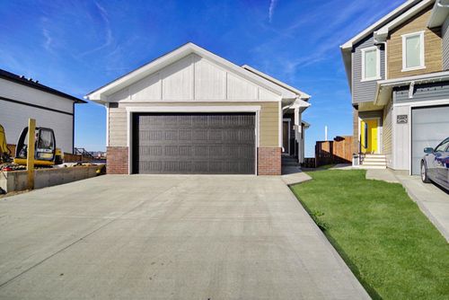 375 Skeena Crescent W, Lethbridge, AB, T1J5G9 | Card Image