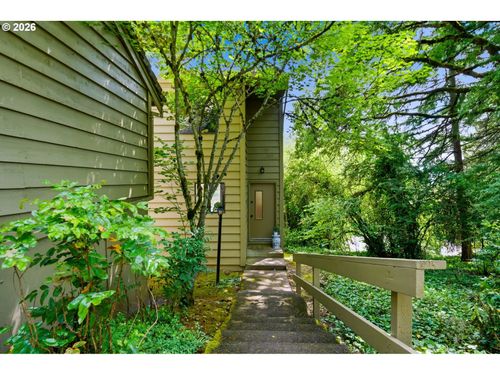 358 Cervantes Cir, Lake Oswego, OR, 97035-1242 | Card Image