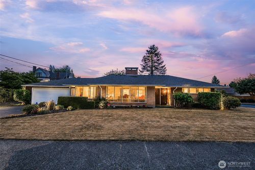 315 W Broadway Ave, Montesano, WA, 98563-3609 | Card Image