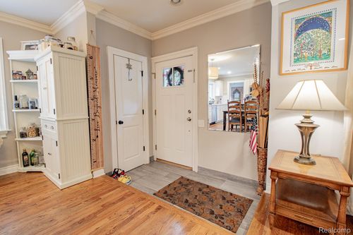 837 Washington Rd, Grosse Pointe, MI, 48230-1293 | Card Image