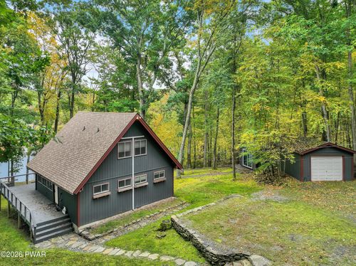 156 Lower Lakeview Dr, Hawley, PA, 18428-4041 | Card Image