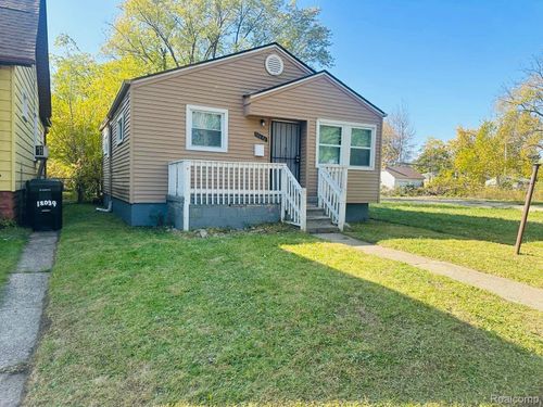 18043 Syracuse St, Detroit, MI, 48234-2517 | Card Image