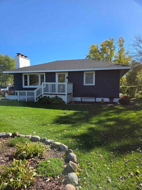 2020 E Bradley St, Beloit, WI, 53511-3706 | Card Image
